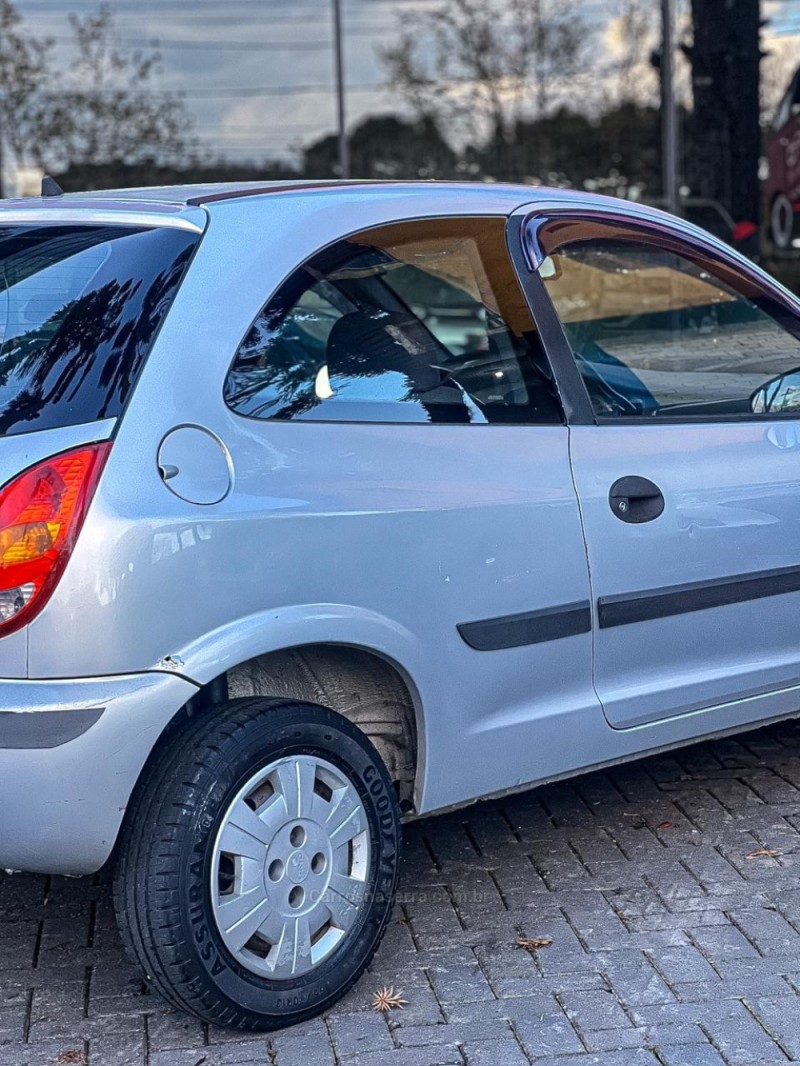 CELTA 1.0 MPFI 8V GASOLINA 2P MANUAL - 2001 - CANELA