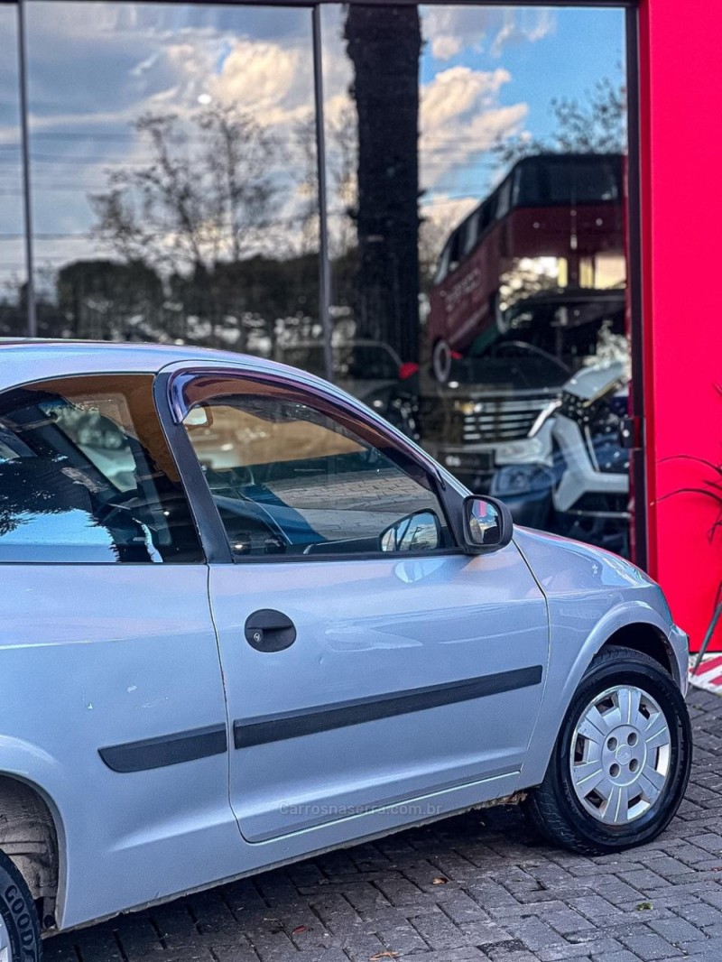 CELTA 1.0 MPFI 8V GASOLINA 2P MANUAL - 2001 - CANELA