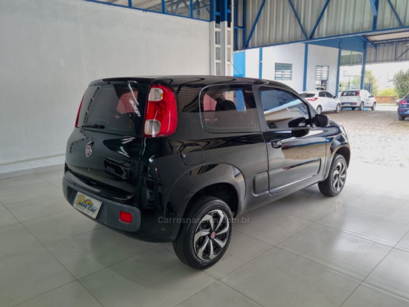 UNO 1.0 EVO VIVACE 8V FLEX 2P MANUAL - 2015 - VACARIA