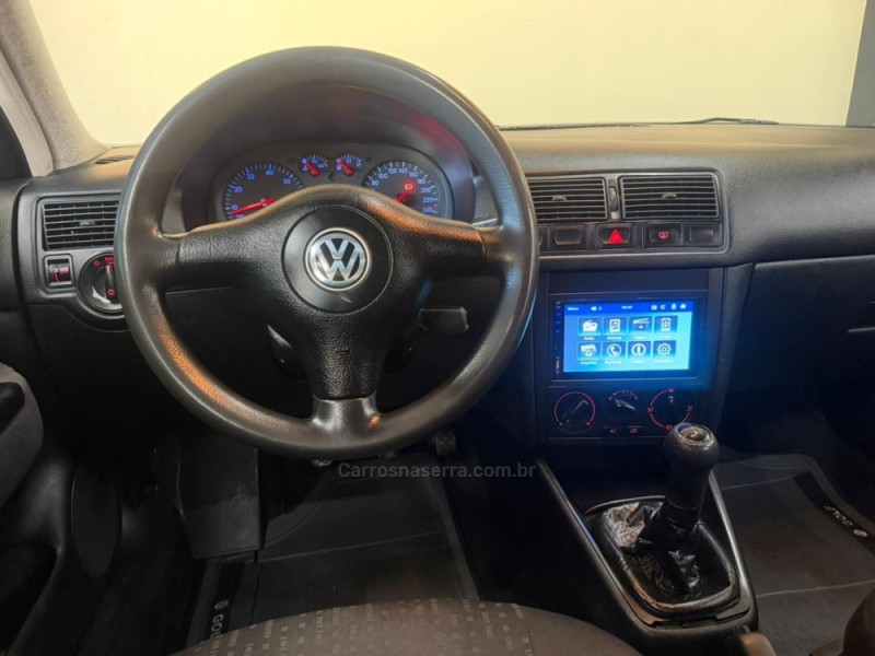 GOLF 1.6 MI 8V GASOLINA 4P MANUAL - 2001 - NOVO HAMBURGO