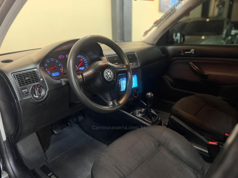 GOLF 1.6 MI 8V GASOLINA 4P MANUAL - 2001 - NOVO HAMBURGO