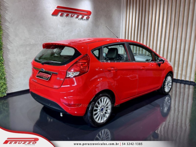 FIESTA 1.6 TITANIUM HATCH 16V FLEX 4P AUTOMÁTICO - 2015 - NOVA PRATA