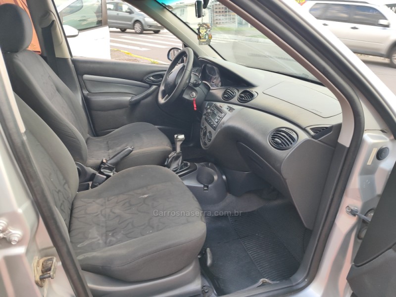 FOCUS 2.0 GLX 16V FLEX 4P MANUAL - 2005 - FARROUPILHA