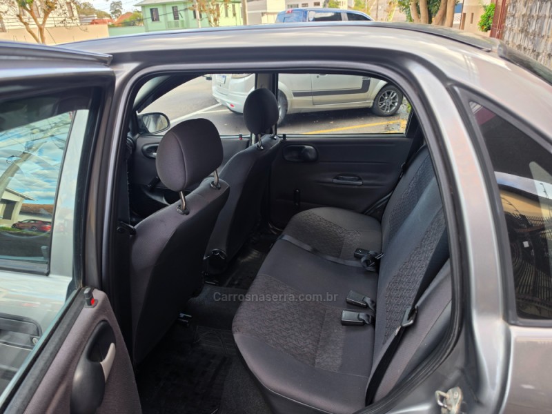 CORSA 1.0 MPFI CLASSIC SEDAN 8V GASOLINA 4P MANUAL - 2004 - VERANóPOLIS