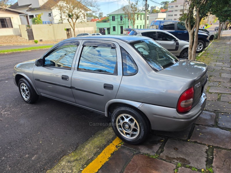 CORSA 1.0 MPFI CLASSIC SEDAN 8V GASOLINA 4P MANUAL - 2004 - VERANóPOLIS