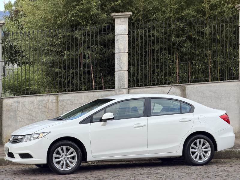 CIVIC 1.8 LXS 16V FLEX 4P AUTOMÁTICO - 2015 - DOIS IRMãOS