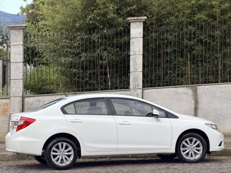 CIVIC 1.8 LXS 16V FLEX 4P AUTOMÁTICO - 2015 - DOIS IRMãOS