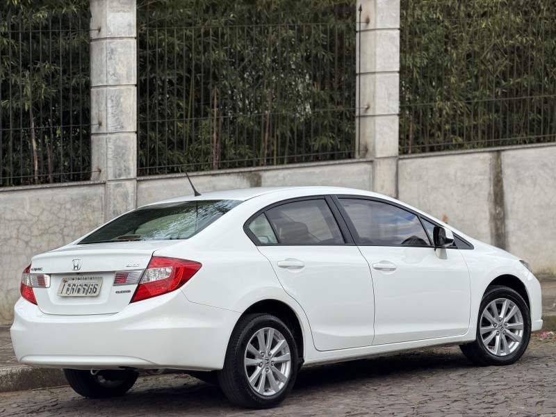 CIVIC 1.8 LXS 16V FLEX 4P AUTOMÁTICO - 2015 - DOIS IRMãOS