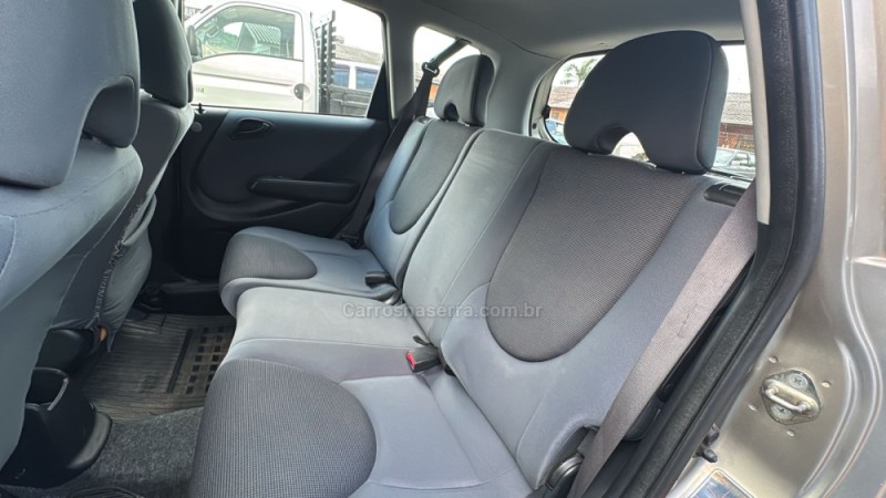 FIT 1.4 LXL 8V FLEX 4P MANUAL - 2004 - IGREJINHA