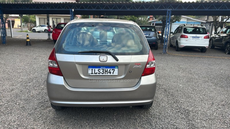 FIT 1.4 LXL 8V FLEX 4P MANUAL - 2004 - IGREJINHA