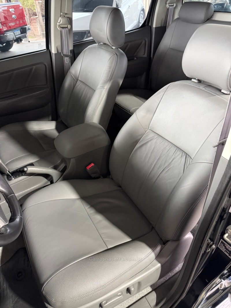 HILUX 3.0 SRV 4X4 CD 16V TURBO INTERCOOLER DIESEL 4P AUTOMÁTICO - 2012 - PAROBé