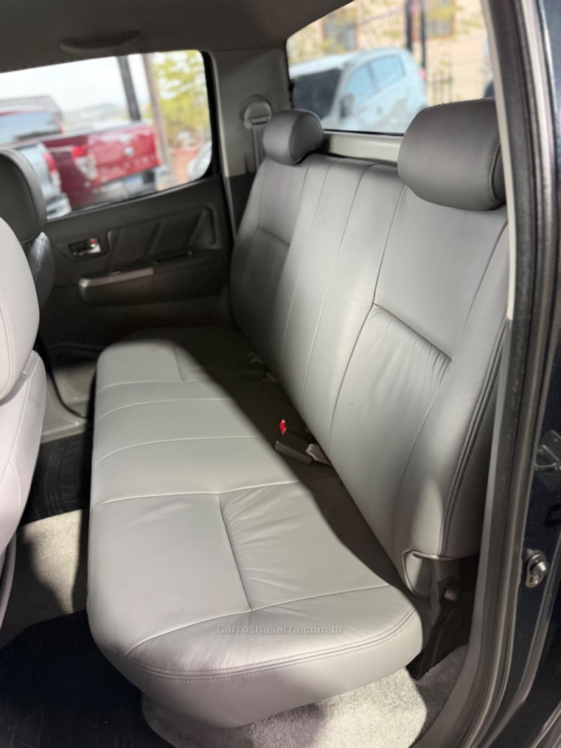 HILUX 3.0 SRV 4X4 CD 16V TURBO INTERCOOLER DIESEL 4P AUTOMÁTICO - 2012 - PAROBé
