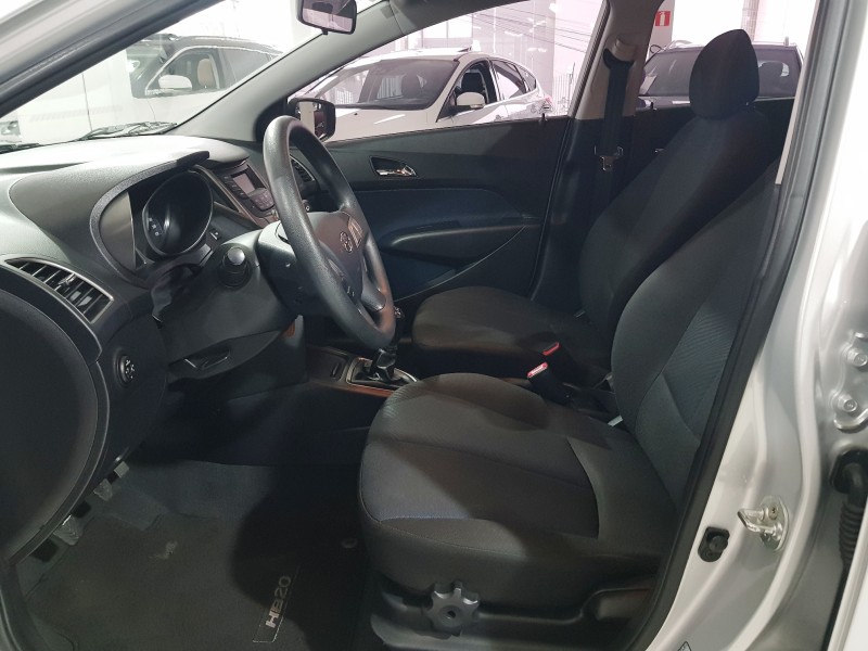 HB20 1.6 COMFORT PLUS 16V FLEX 4P MANUAL - 2015 - CAXIAS DO SUL