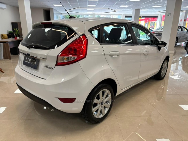 FIESTA 1.6 SE HATCH 16V FLEX 4P MANUAL - 2012 - CARLOS BARBOSA