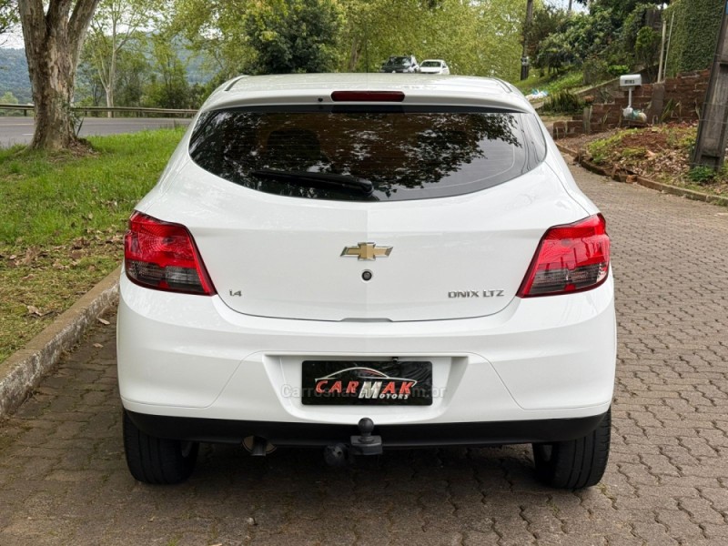 ONIX 1.4 MPFI LTZ 8V FLEX 4P AUTOMÁTICO - 2015 - DOIS IRMãOS
