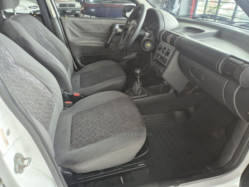 CORSA 1.6 MPFI CLASSIC SEDAN 8V GASOLINA 4P MANUAL - 2003 - CAXIAS DO SUL