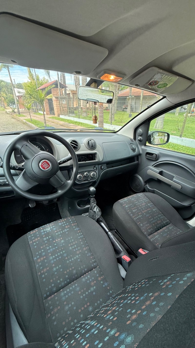 UNO 1.0 EVO VIVACE 8V FLEX 4P MANUAL - 2014 - FELIZ