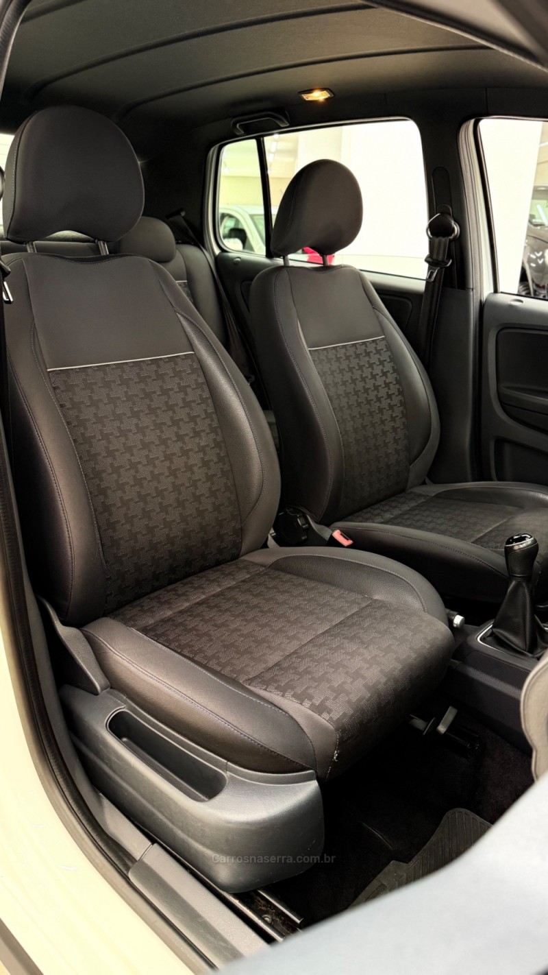 FOX 1.0 MPI TRACK 12V FLEX 4P MANUAL - 2017 - BENTO GONçALVES