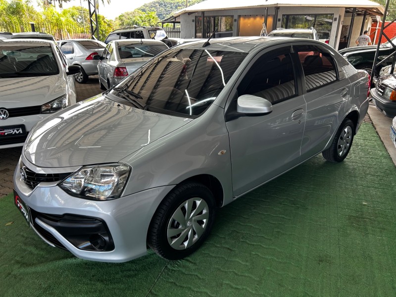 ETIOS 1.5 XS SEDAN 16V FLEX 4P AUTOMÁTICO