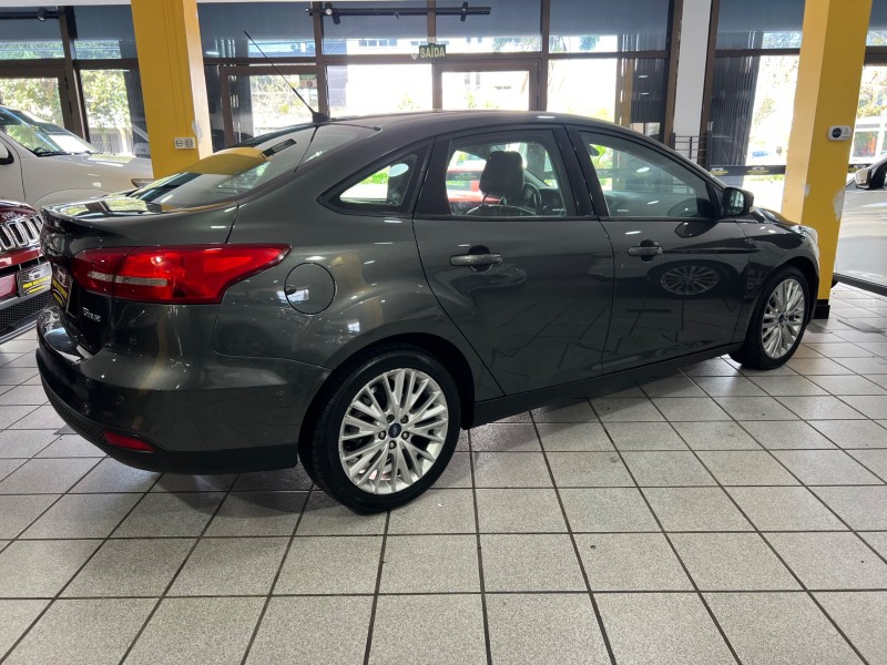 FOCUS 2.0 SE SEDAN 16V FLEX 4P AUTOMÁTICO - 2017 - CAXIAS DO SUL