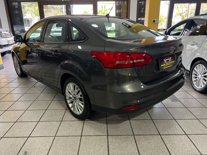 FOCUS 2.0 SE SEDAN 16V FLEX 4P AUTOMÁTICO - 2017 - CAXIAS DO SUL