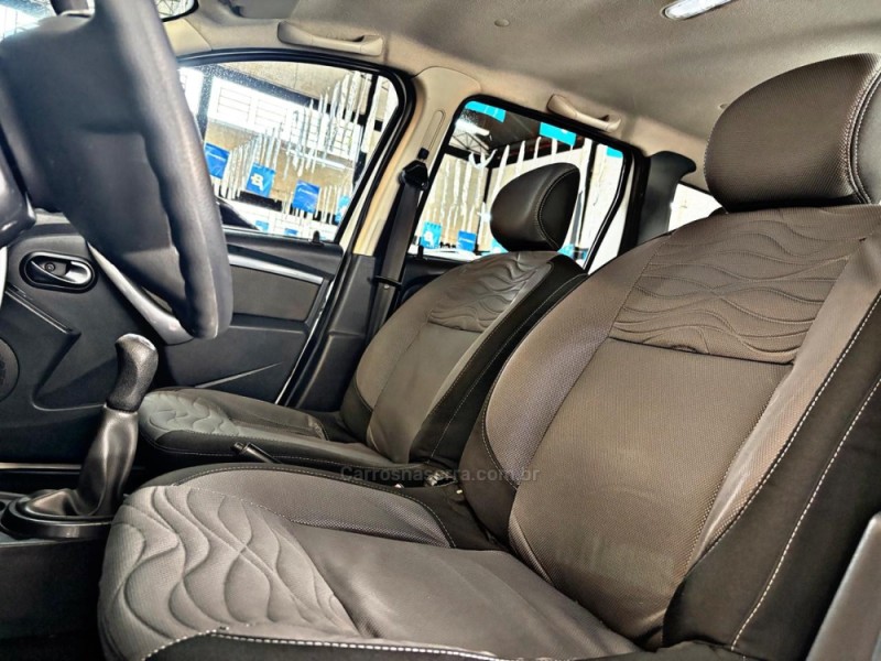 DUSTER 1.6 DYNAMIQUE 4X2 16V FLEX 4P MANUAL - 2014 - NOVO HAMBURGO