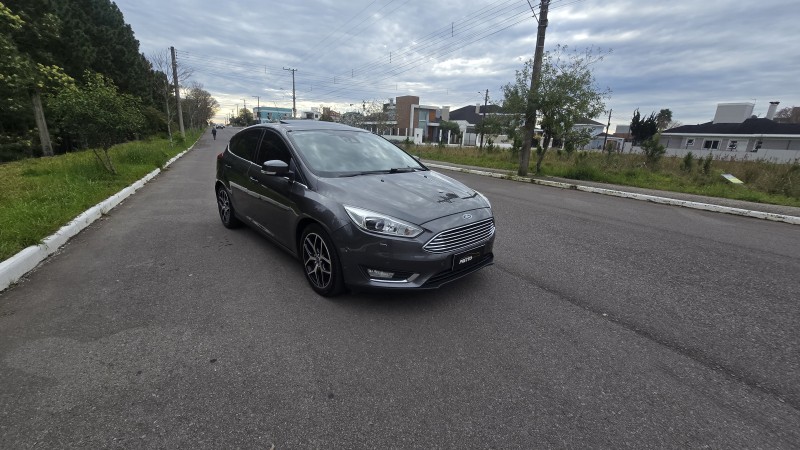 FOCUS 2.0 TITANIUM PLUS 16V FLEX 4P AUTOMÁTICO - 2016 - BENTO GONçALVES