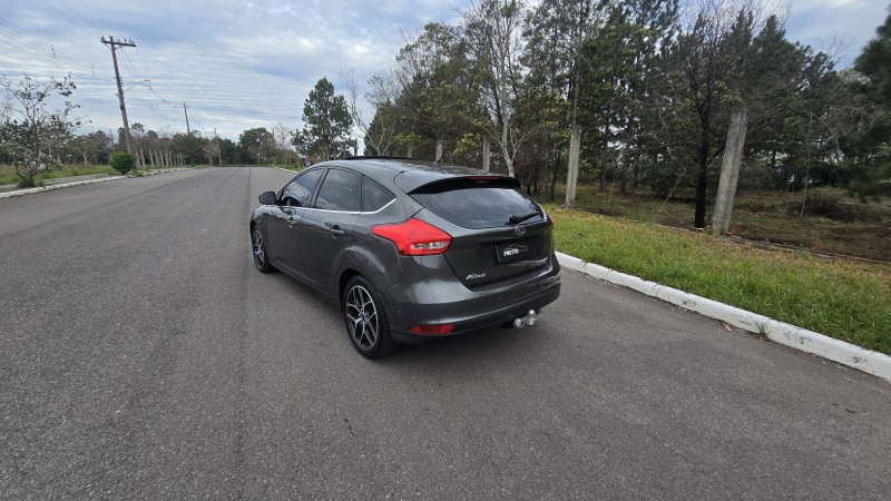 FOCUS 2.0 TITANIUM PLUS 16V FLEX 4P AUTOMÁTICO - 2016 - BENTO GONçALVES