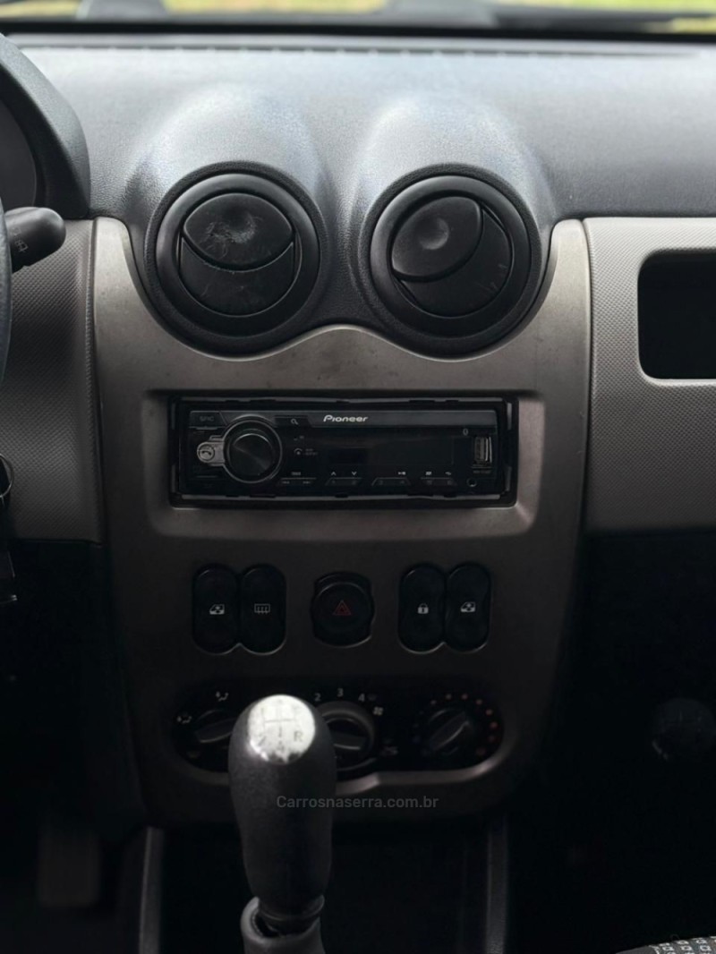 SANDERO 1.6 EXPRESSION 8V FLEX 4P MANUAL - 2009 - VENâNCIO AIRES