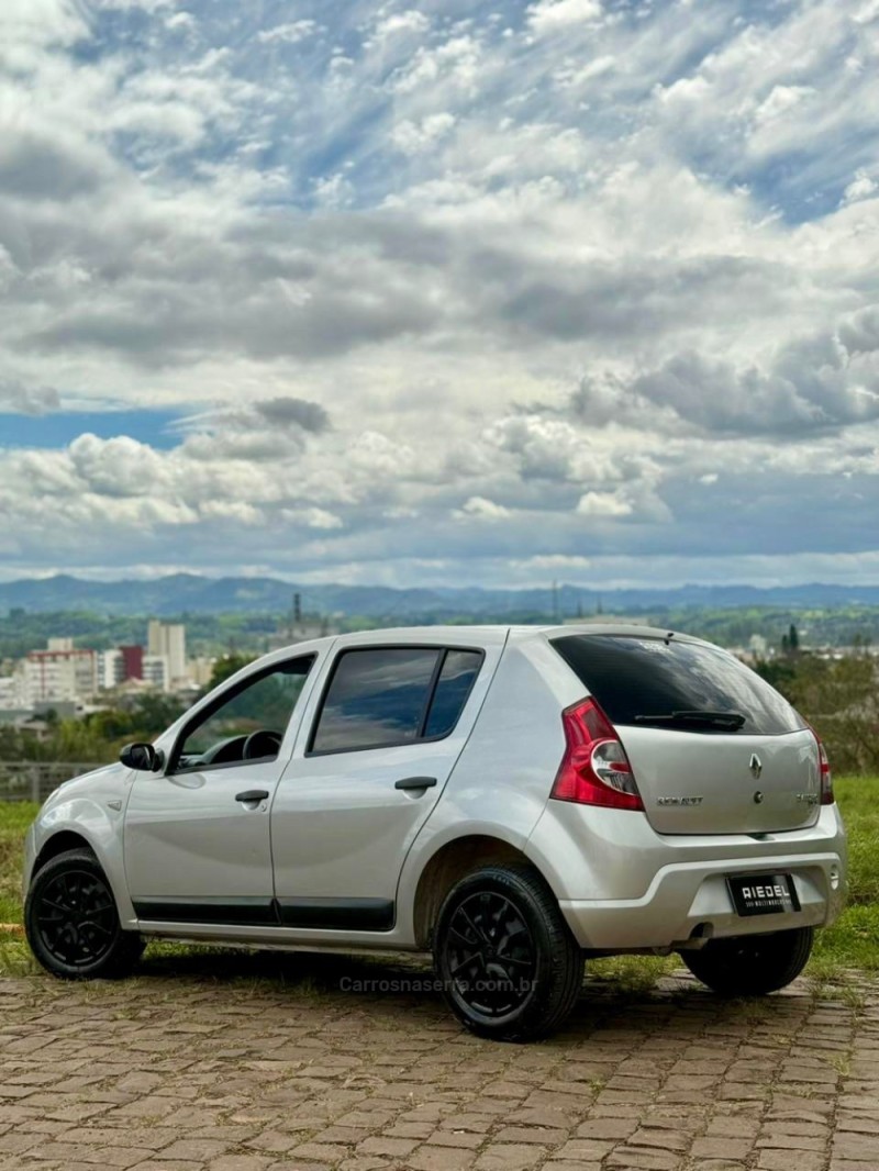 SANDERO 1.6 EXPRESSION 8V FLEX 4P MANUAL - 2009 - VENâNCIO AIRES