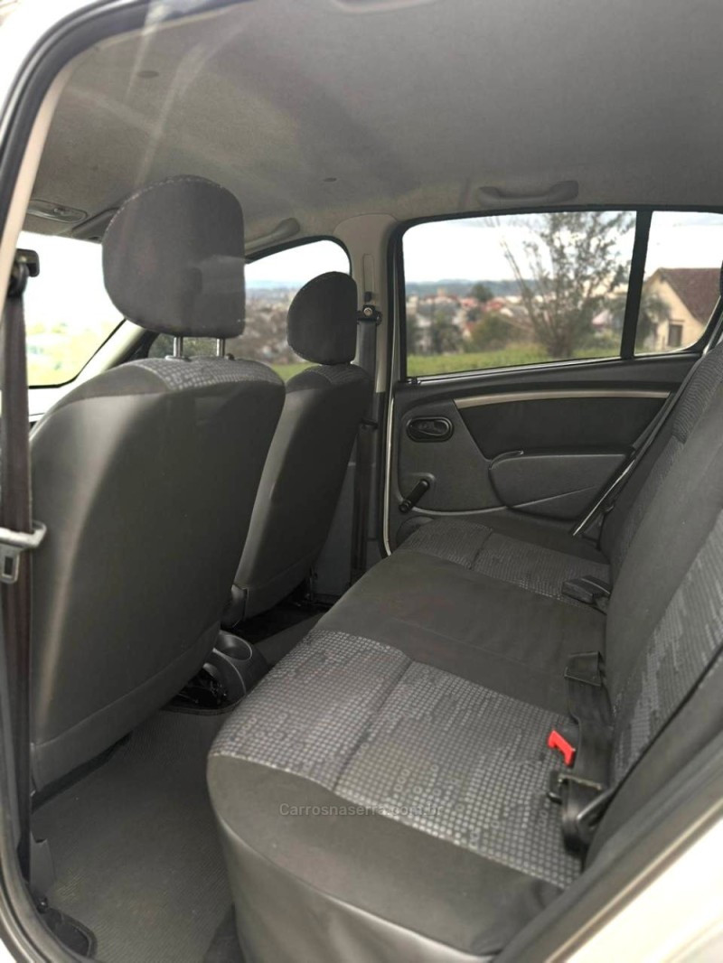 SANDERO 1.6 EXPRESSION 8V FLEX 4P MANUAL - 2009 - VENâNCIO AIRES