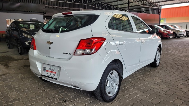 ONIX 1.0 LT 8V FLEX 4P MANUAL - 2016 - GARIBALDI