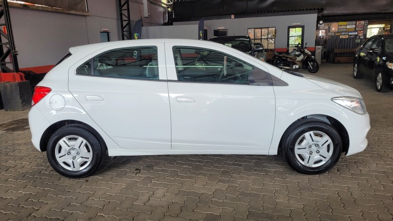 ONIX 1.0 LT 8V FLEX 4P MANUAL - 2016 - GARIBALDI