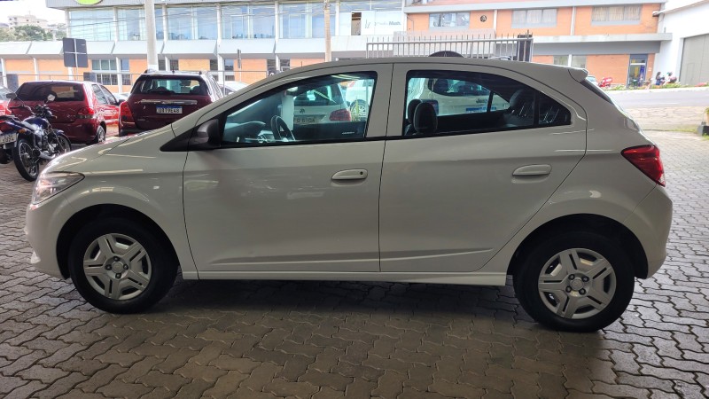 ONIX 1.0 LT 8V FLEX 4P MANUAL - 2016 - GARIBALDI
