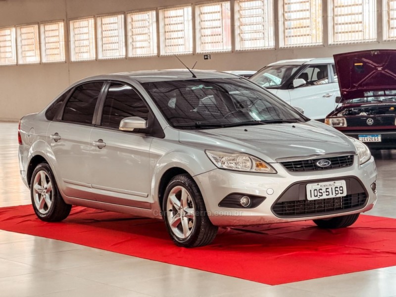 FOCUS 2.0 GLX SEDAN 16V FLEX 4P MANUAL - 2010 - NOVA PRATA