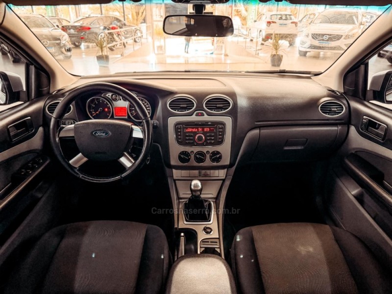 FOCUS 2.0 GLX SEDAN 16V FLEX 4P MANUAL - 2010 - NOVA PRATA