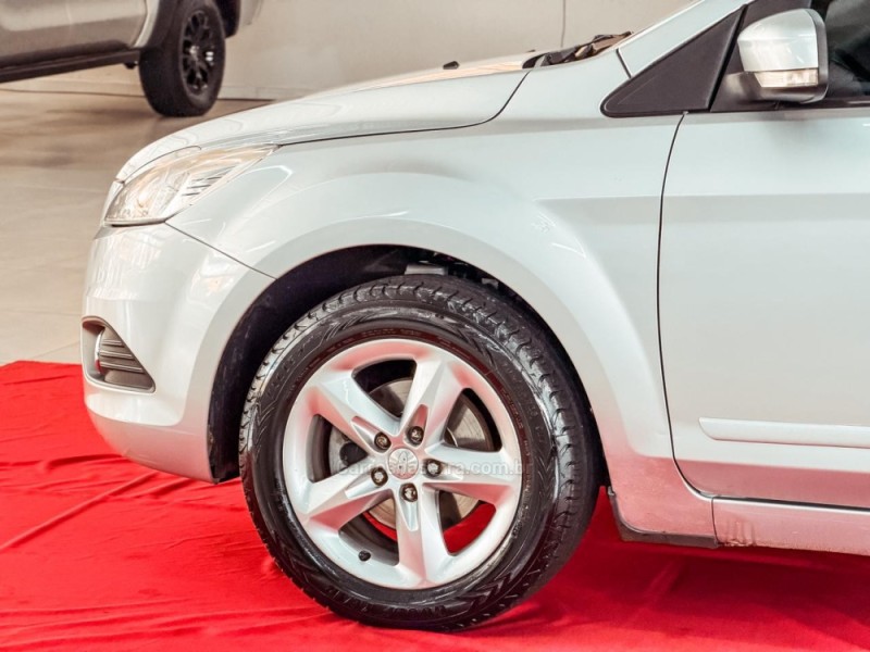 FOCUS 2.0 GLX SEDAN 16V FLEX 4P MANUAL - 2010 - NOVA PRATA