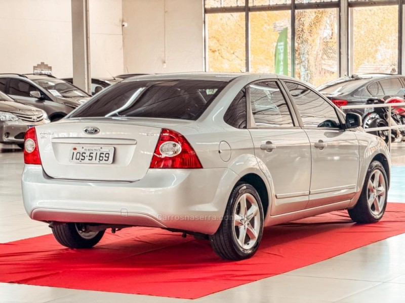 FOCUS 2.0 GLX SEDAN 16V FLEX 4P MANUAL - 2010 - NOVA PRATA