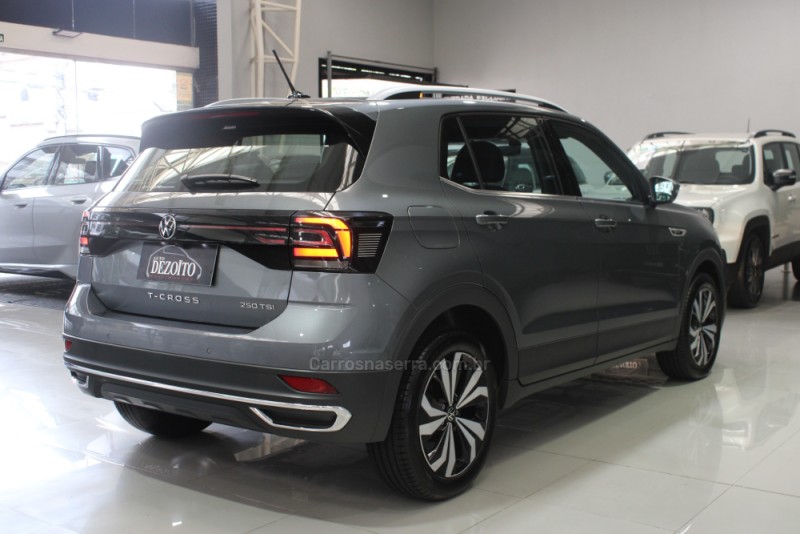T-CROSS 1.4 HIGHLINE TSI 16V FLEX 4P AUTOMÁTICO - 2024 - CAXIAS DO SUL