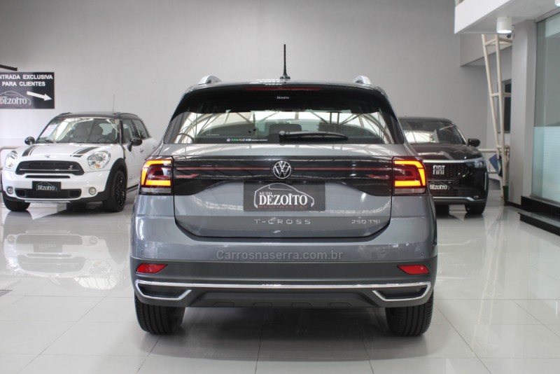 T-CROSS 1.4 HIGHLINE TSI 16V FLEX 4P AUTOMÁTICO - 2024 - CAXIAS DO SUL