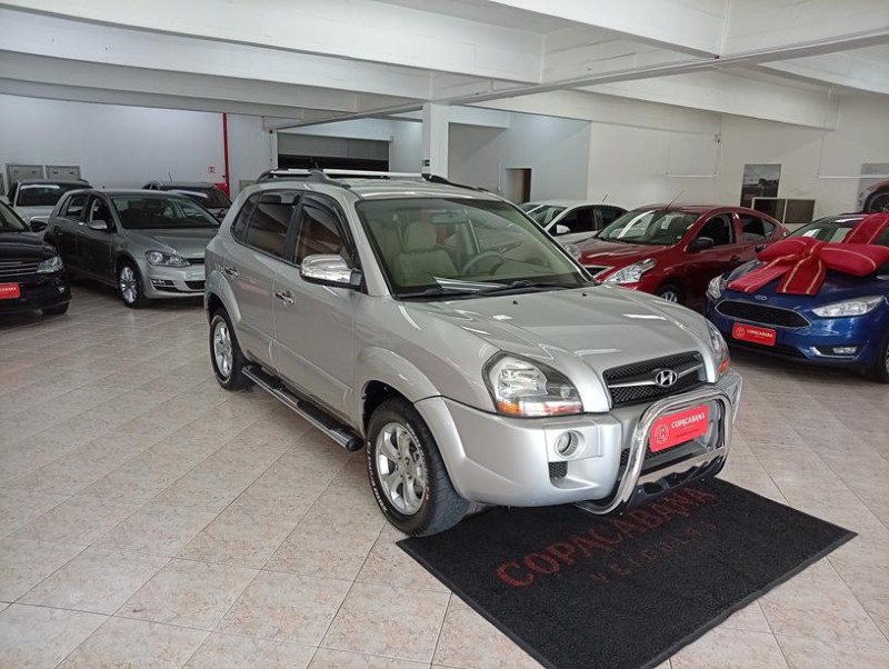 TUCSON 2.0 MPFI GL 16V 142CV 2WD GASOLINA 4P MANUAL - 2010 - CAXIAS DO SUL