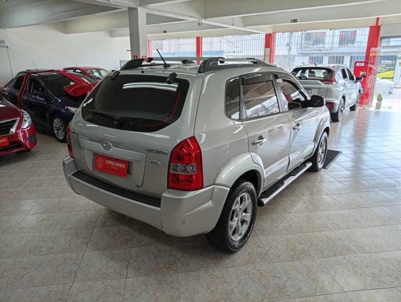 TUCSON 2.0 MPFI GL 16V 142CV 2WD GASOLINA 4P MANUAL - 2010 - CAXIAS DO SUL