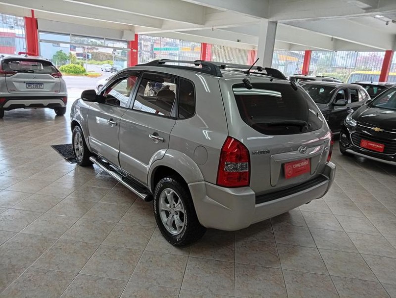 TUCSON 2.0 MPFI GL 16V 142CV 2WD GASOLINA 4P MANUAL - 2010 - CAXIAS DO SUL