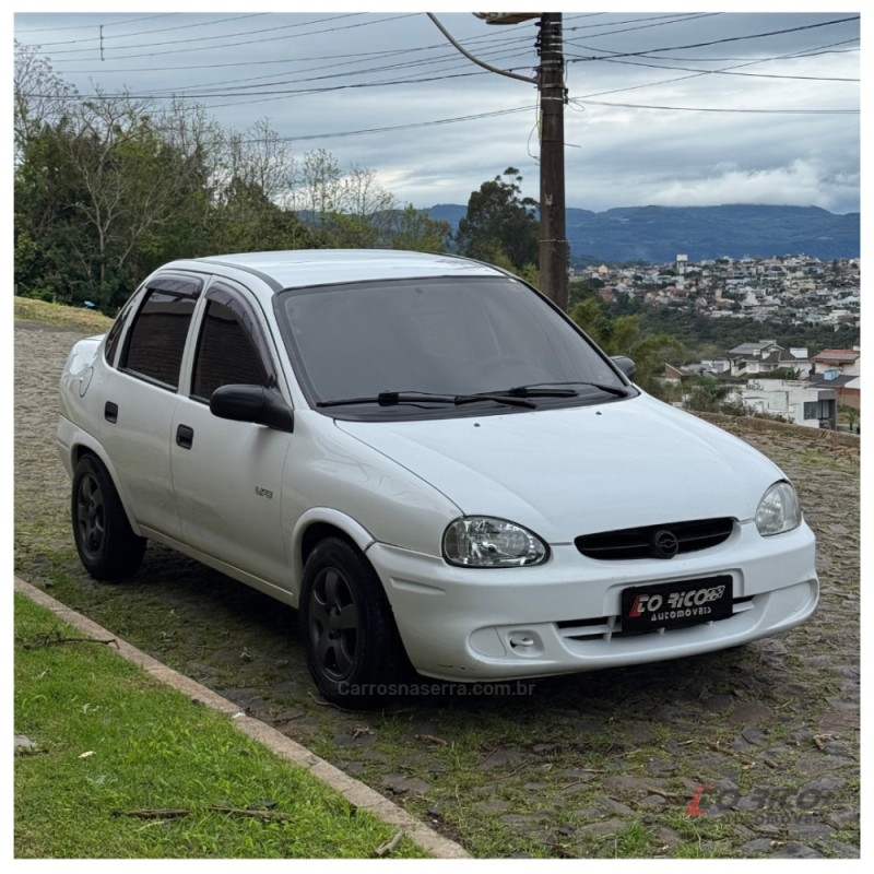 CLASSIC 1.0 MPFI LIFE 8V GASOLINA 4P MANUAL - 2006 - CAMPO BOM