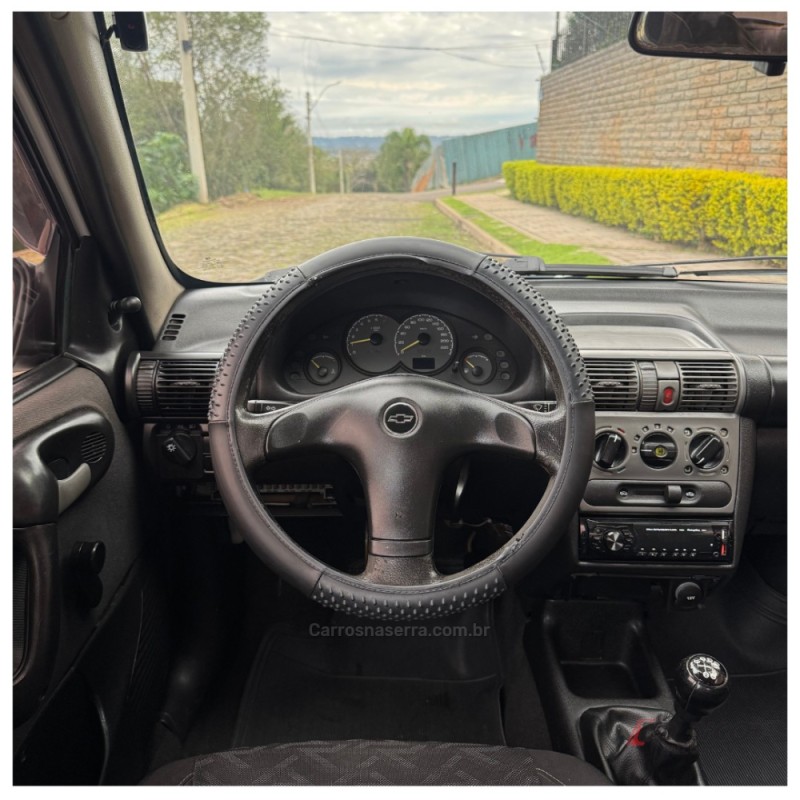 CLASSIC 1.0 MPFI LIFE 8V GASOLINA 4P MANUAL - 2006 - CAMPO BOM