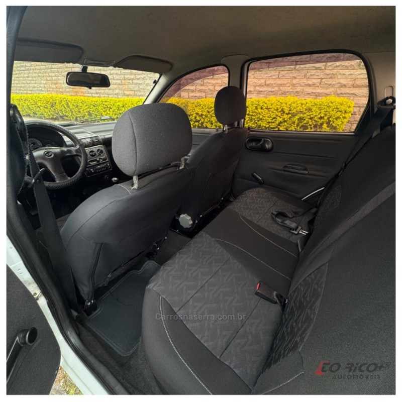 CLASSIC 1.0 MPFI LIFE 8V GASOLINA 4P MANUAL - 2006 - CAMPO BOM