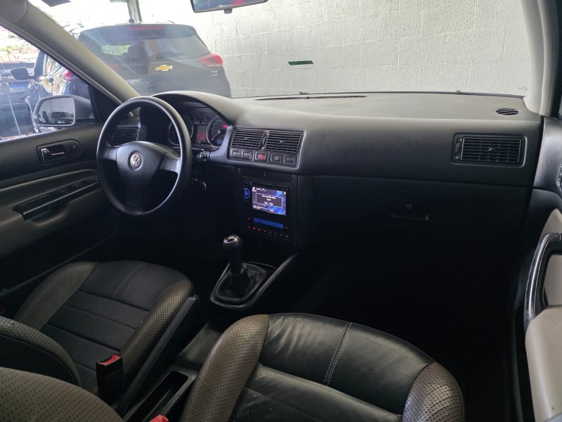 GOLF 1.6 MI SPORTLINE 8V FLEX 4P MANUAL - 2009 - FARROUPILHA