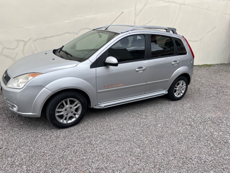 fiesta 1.6 mpi trail hatch 8v flex 4p manual 2008 caxias do sul