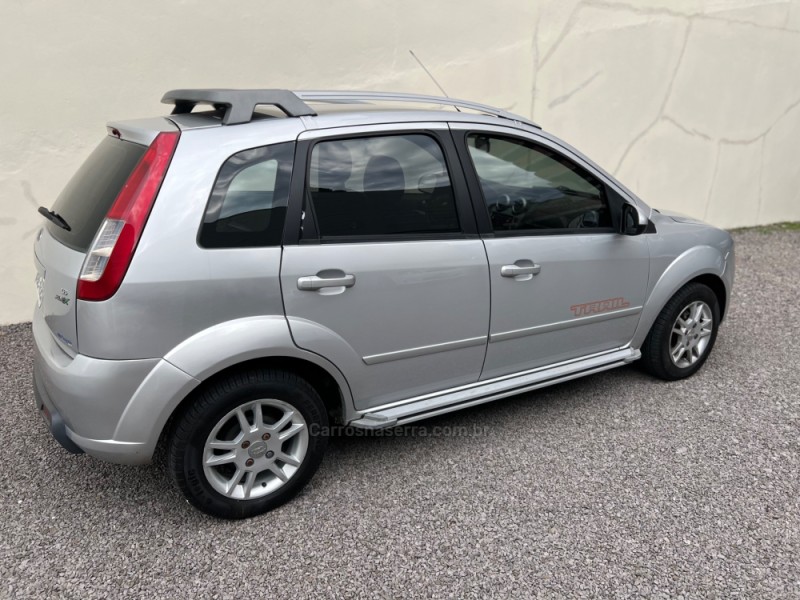 FIESTA 1.6 MPI TRAIL HATCH 8V FLEX 4P MANUAL - 2008 - CAXIAS DO SUL