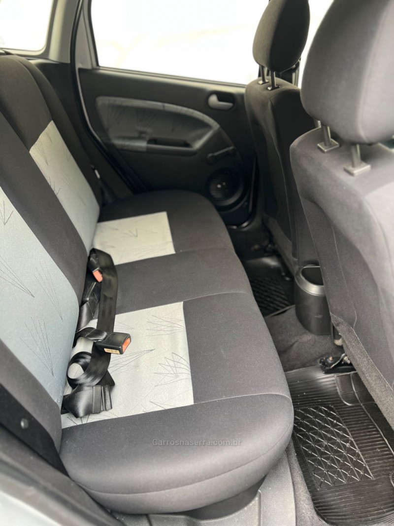 FIESTA 1.6 MPI TRAIL HATCH 8V FLEX 4P MANUAL - 2008 - CAXIAS DO SUL